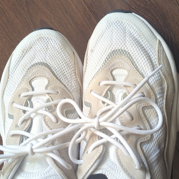 Adidas Originals Ozweego Sneakers - Picture 11 of 15